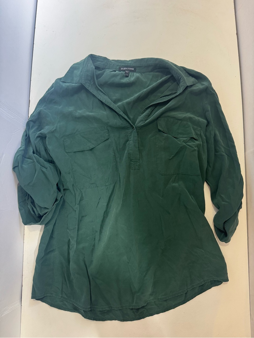 Eileen Fisher silk cargo pocket roll-tab sleeve blouse green size medium